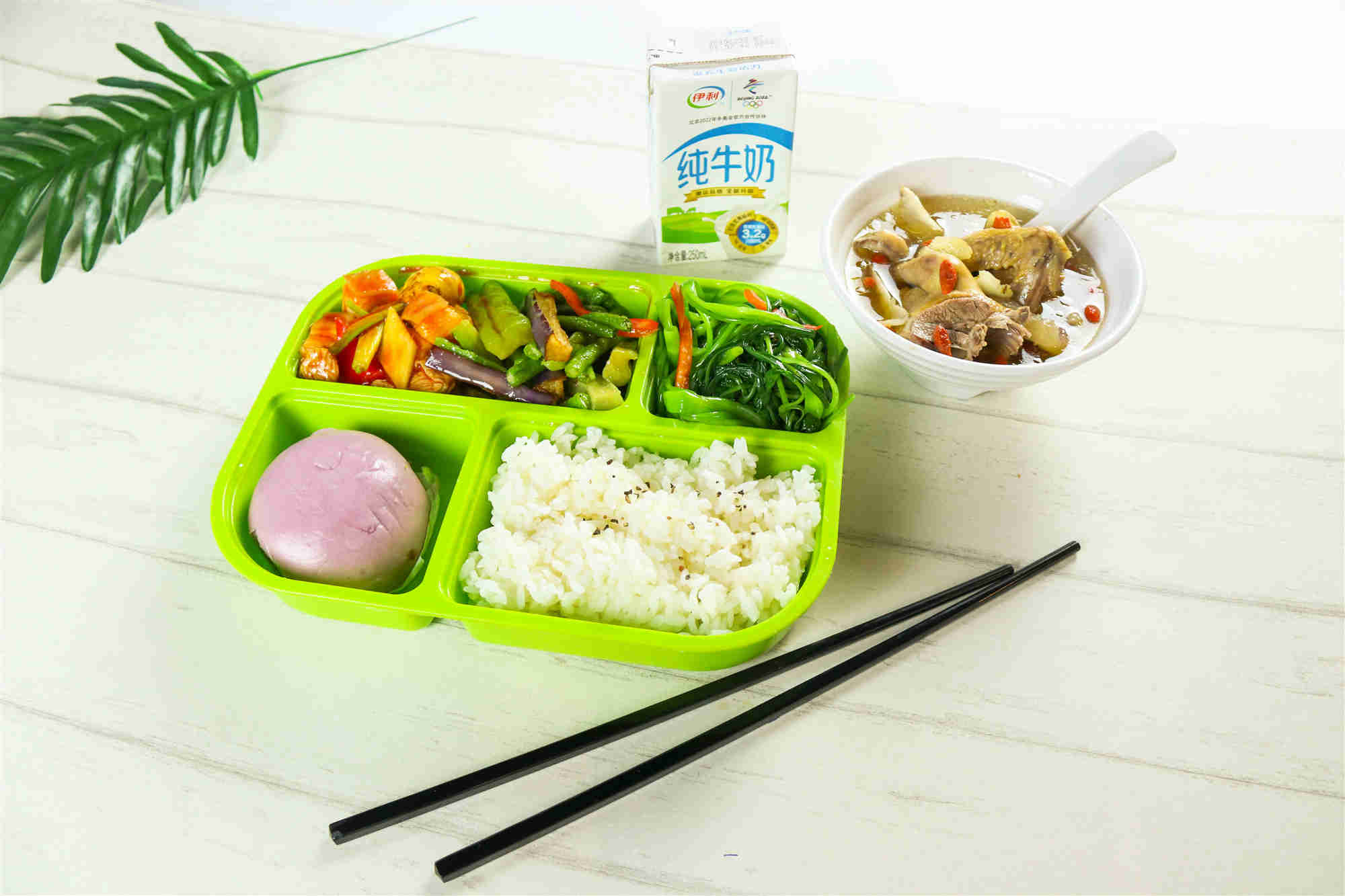 學(xué)生營(yíng)養(yǎng)餐.jpg 學(xué)生營(yíng)養(yǎng)餐.jpg